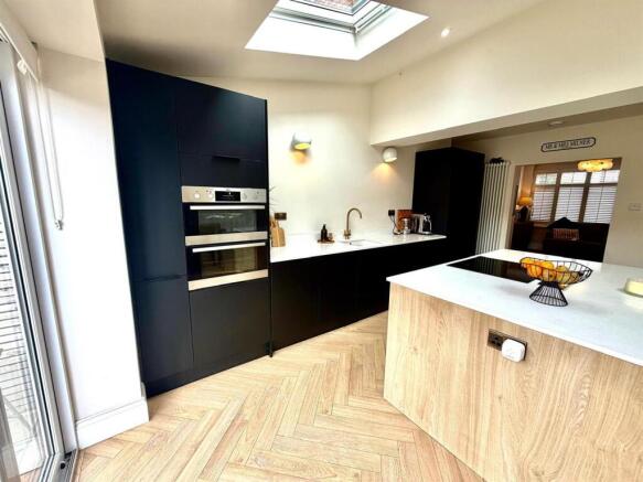 2 bed Semi-Detached for sale Image 11