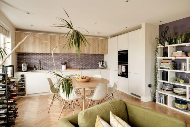 Kitchen/dining/family room