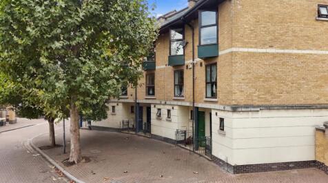 Gatcombe Road, Silvertown, E16
