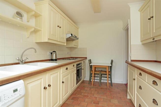 11 Manor Court fpz17