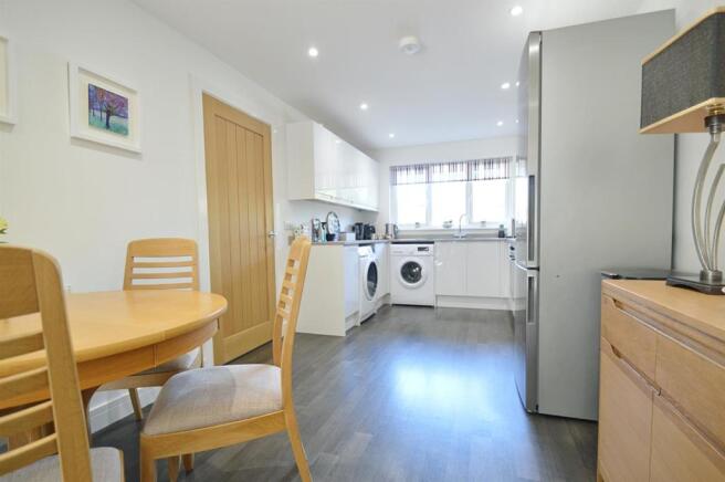 Kitchen2.jpg