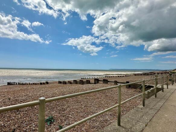 South Cliff, Bexhill-on-Sea, TN39 photo 4