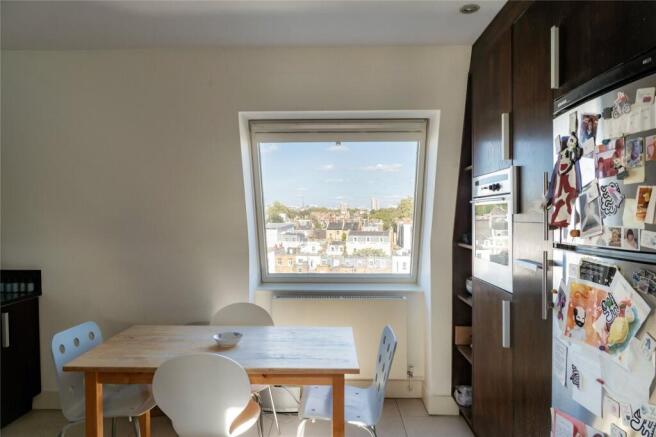 Eat-In Kitchen