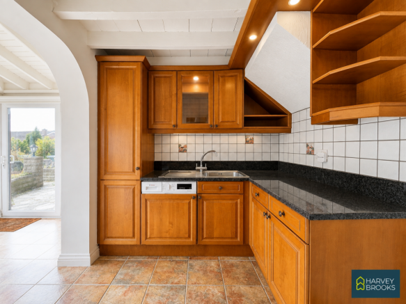 4 bed Detached for sale Image 7