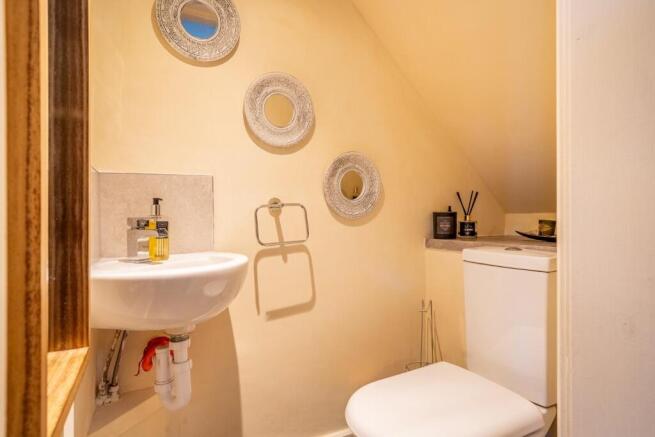 3 bed Terraced for sale Image 12
