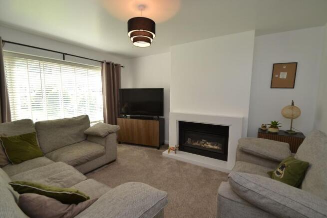3 bed Semi-Detached for sale Image 4