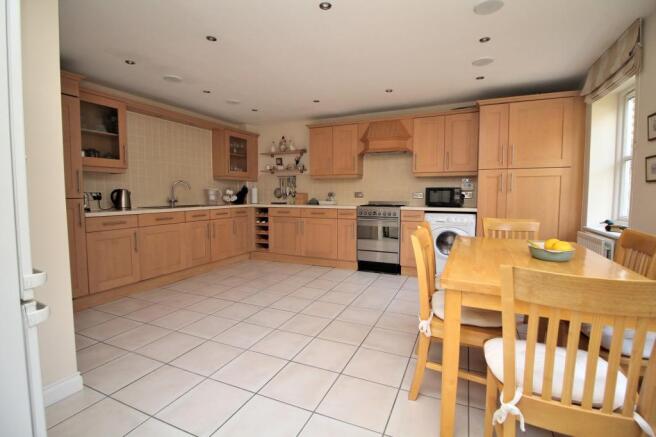 Kitchen / Breakfast 