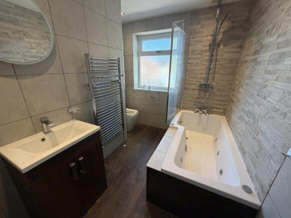 3 bed Semi-Detached for sale Image 12