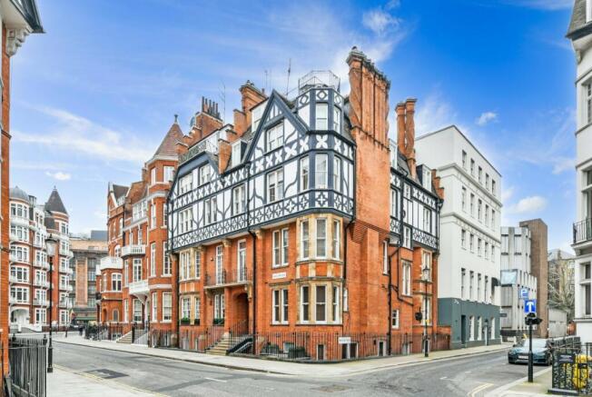 Hans Crescent