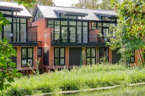 6, Wilderness Grove, Stanstead Abbotts SG12 8FR