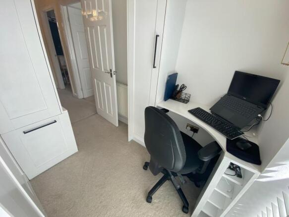 Bedroom 3/Study