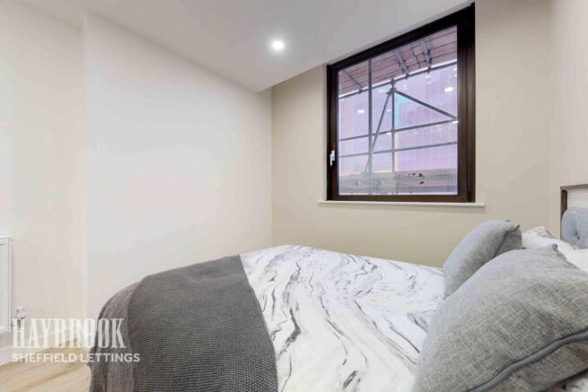 2 bed Apartment to rent Image 12