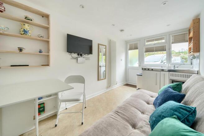 Reception/Bedroom/Kitchen