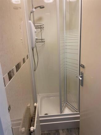 4 bed House Share to rent Image 6