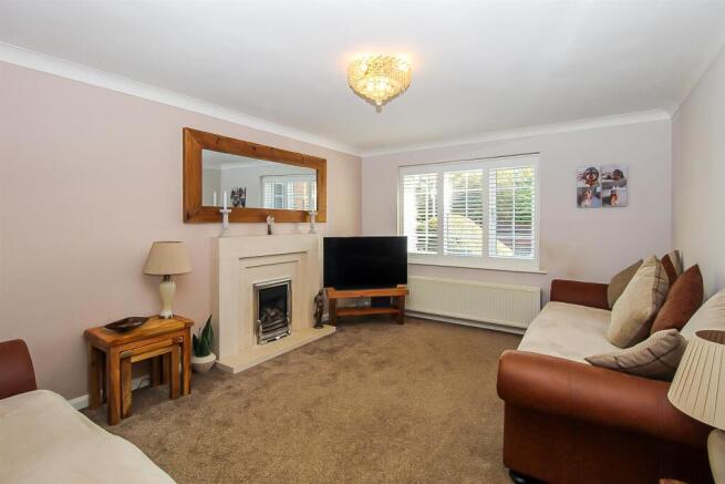 4 bed Detached for sale Image 5