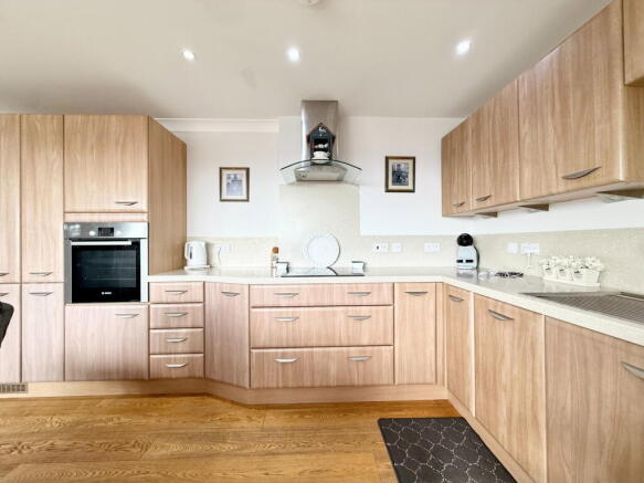 2 bed Apartment for sale Image 7