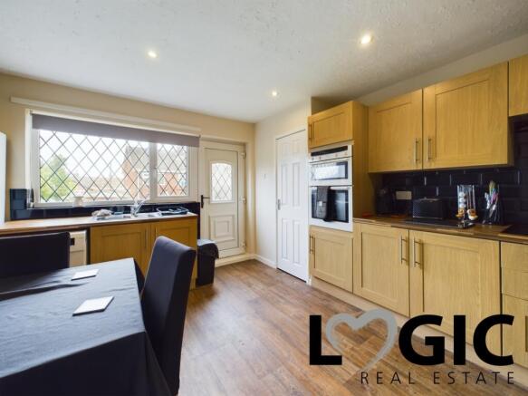 34 Huntwick Crescent  (2)