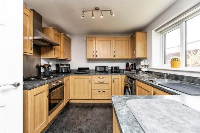3 bed Detached for sale Image 6