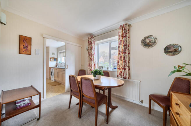 1426198-9-69b8077...