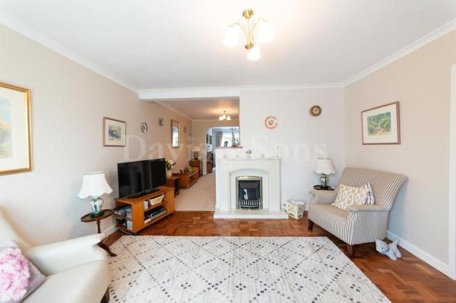 Lounge/Dining Room