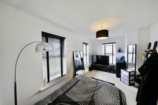 2 bed Town House for sale Image 8