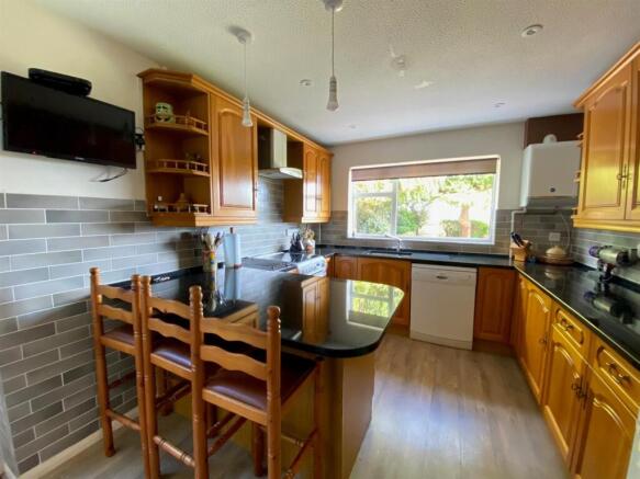 Kitchen Breakfast Room.jpg