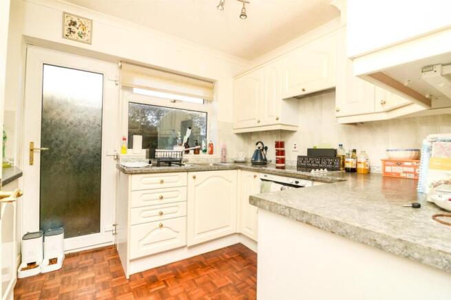 Highfield Rise, Althorne photo 4
