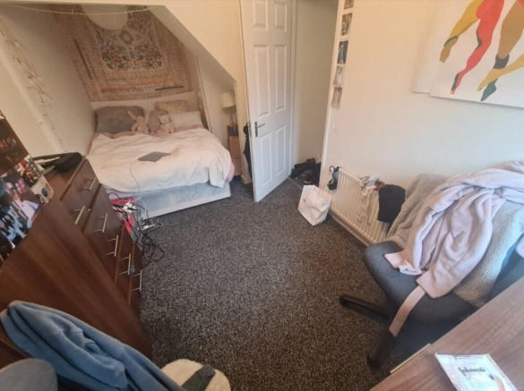 6 bed Terraced to rent Image 5