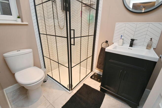 4 bed Semi-Detached for sale Image 12