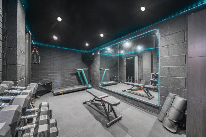 14023931696f8aa0a5795