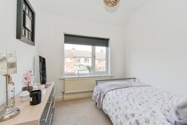 3 bed Terraced for sale Image 12