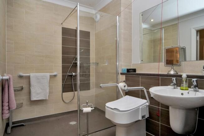 Fitzwarren Court, Kingsdown Road, Swindon, SN3 4TD photo 4