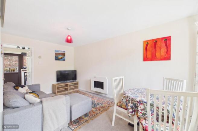 2 bed Terraced for sale Image 2