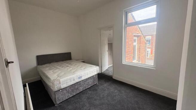 3 bed Terraced to rent Image 6