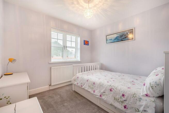 8587310-interior45.jpg