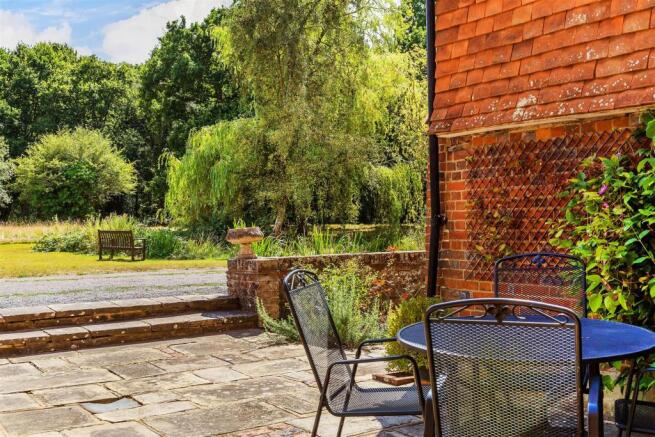 house. estate agency Dunsfold Oak Tree Cottage