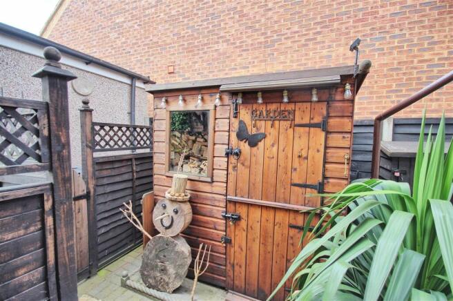 GARDEN SHED