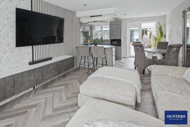 3 bed Semi-Detached for sale Image 6