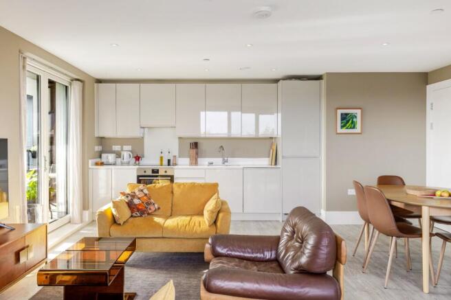 Kit/Sit/Dining Area