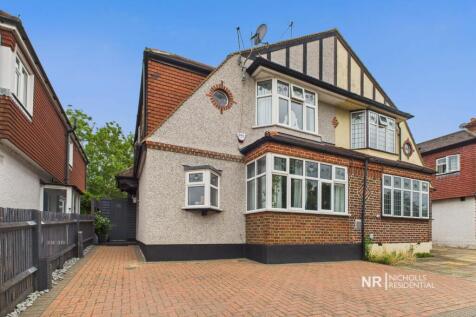 Ewell By Pass, Epsom, Surrey. KT17