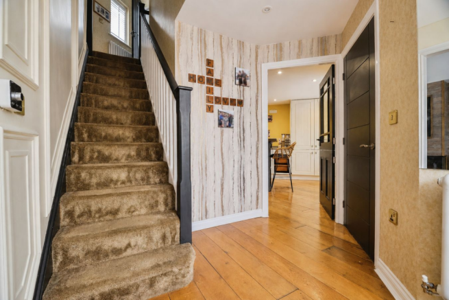 3 bed Terraced for sale Image 9