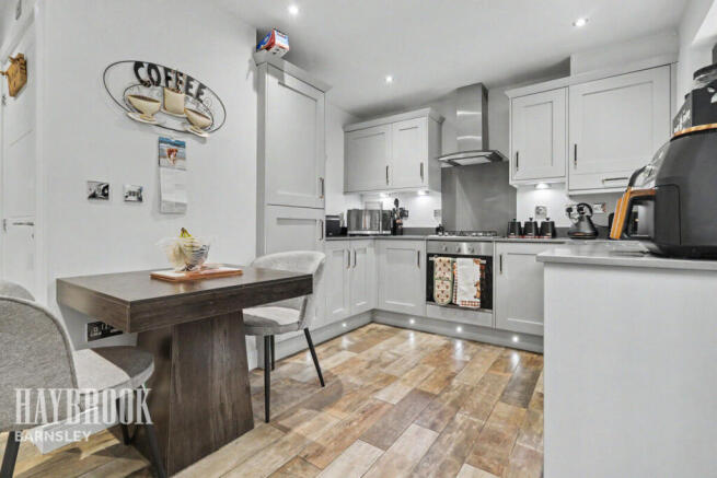 2 bed Semi-Detached for sale Image 7