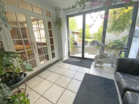 GARDEN ROOM.jpg