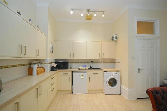 resizedKitchen2.jpg