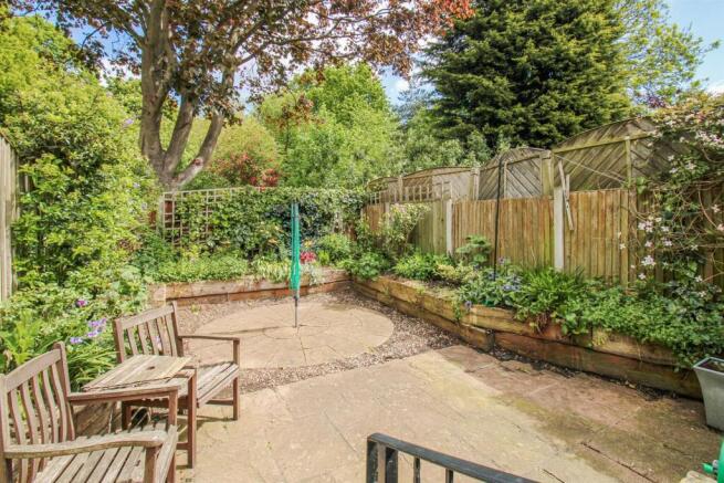 3 bed Town House for sale Image 11