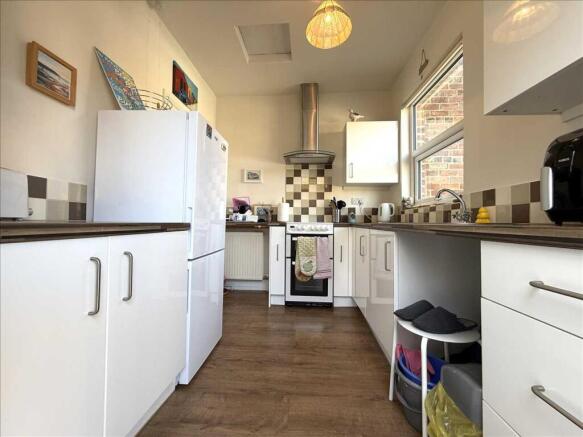 3 bed Flat for sale Image 8