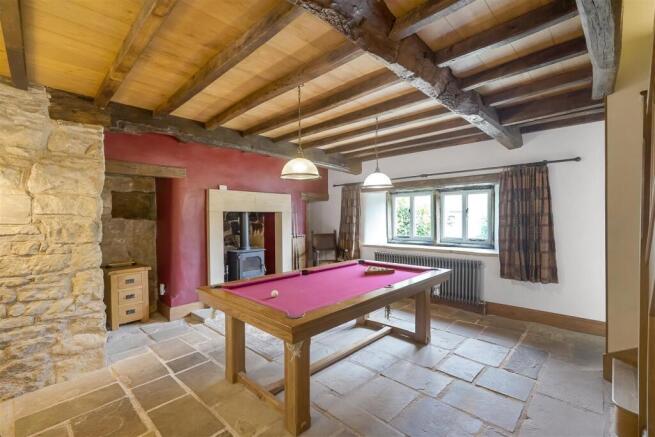 5 bed Detached for sale Image 7