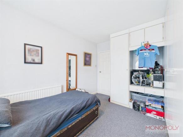 CAM01943G0-PR0595-STILL009.jpg