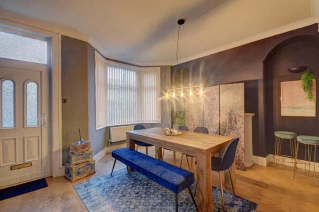 Dining room 2.jpg