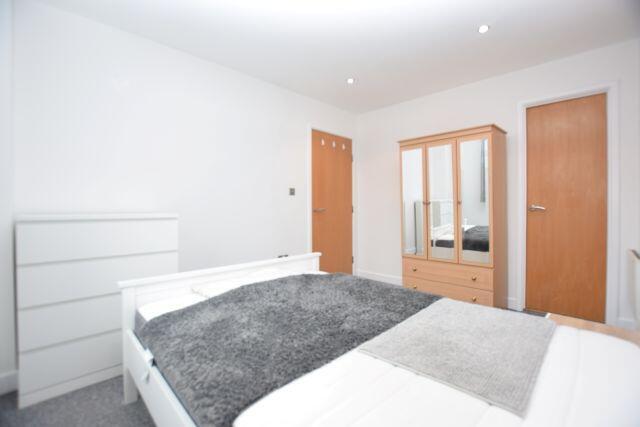 2 bed Apartment to rent Image 9